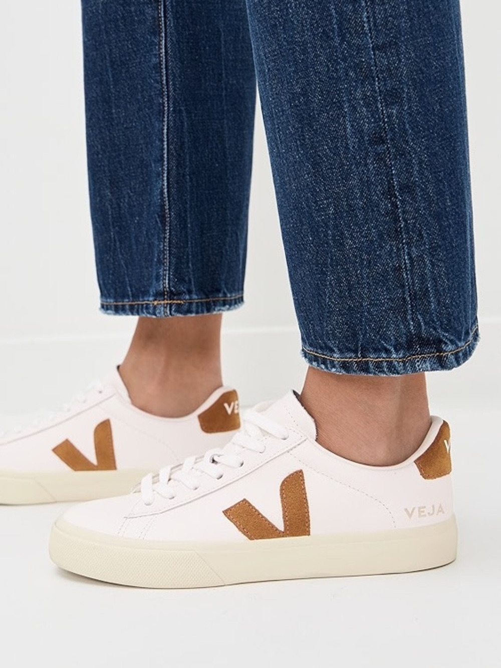 Veja Campo White Leather Sneakers Camel Suede V Logo Women’s US 7 EU 36